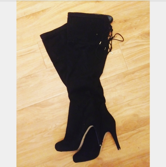 Madden Girl | Loolaaa Knee High Suede Heels - Picture 2 of 8